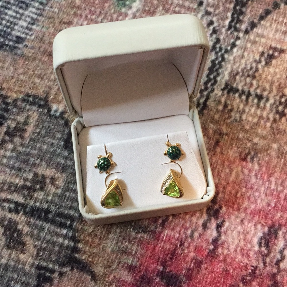 Earring set: Disney turtle plus diamond/peridot